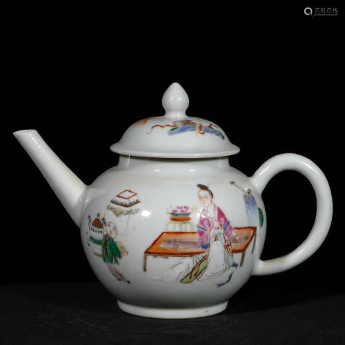 A Chinese Famille Rose Porcelain Pot