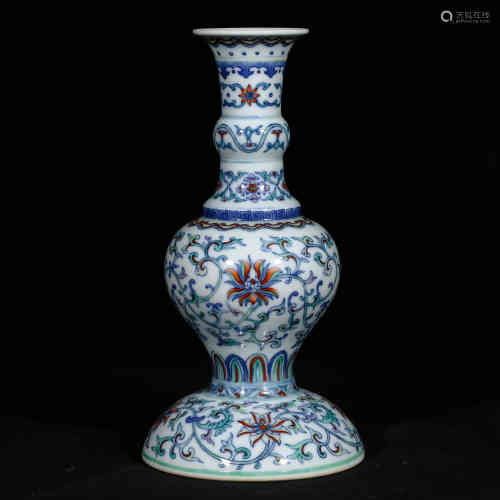 A Chinese Porcelain Vase 