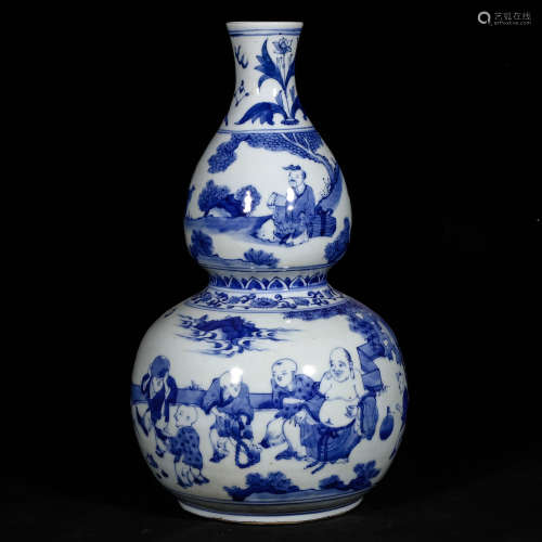 A Chinese Blue and White Porcelain Gourd-shaped Vase 