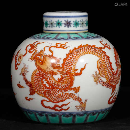 A Chinese Famille Rose Porcelain Hat-covered Jar
