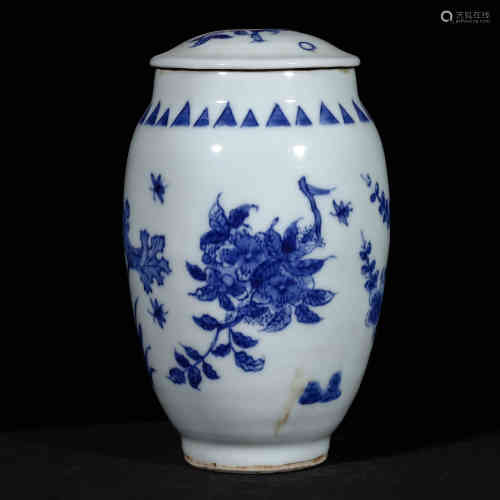 A Chinese Blue and White Porcelain Hat-covered Jar