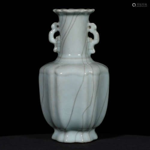 A Chinese Porcelain Vase with Double Ears 