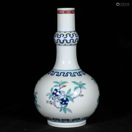 A Chinese Blue and White Porcelain Vase 