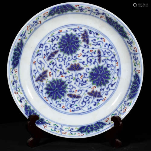A Chinese Porcelain Plate with Interlocking Lotus