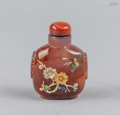 Chinese Carved Cameo Agate Snuff Bottle