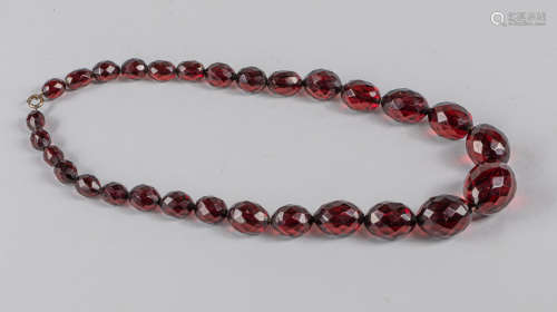 American Vintage Cherry Amber Necklace