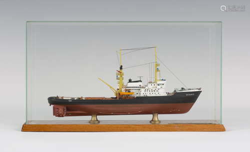 A Classic Ship Collection model CSC 4003 'Oceanic', in a clear plastic and wood display case,