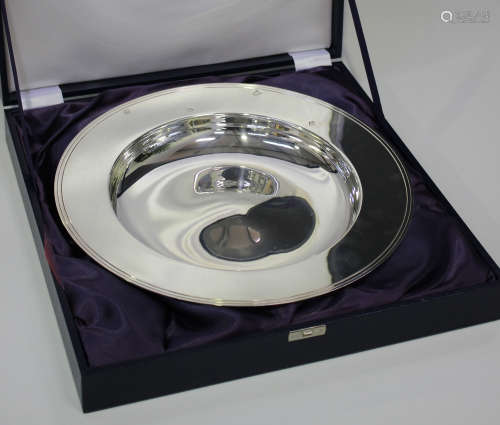 An Elizabeth II silver alms dish, Sheffield 1997 by Carris of Sheffield Ltd, diameter 30.5cm,