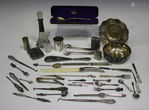 A small group of silver and some plated items, including a Swedish silver gilt spoon, Malmo 1880,