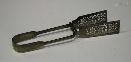 A pair of William IV silver Fiddle pattern asparagus tongs, London 1835 by Mary Chawner, length