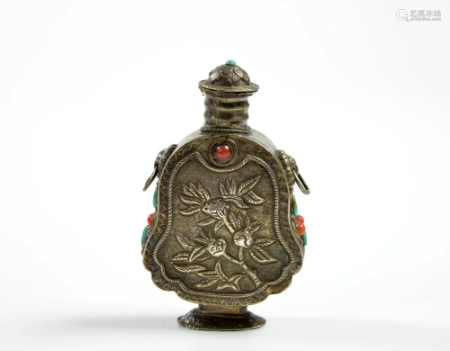 Fine Chinese Coral Inlaid Silver Snuff Bottle