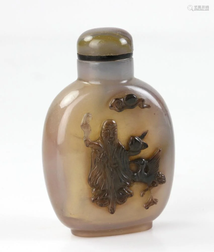 Carved Chinese Agate Snuff Bottle