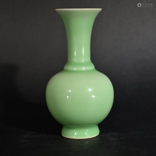 QING CELADON GLAZED VASE MARKED