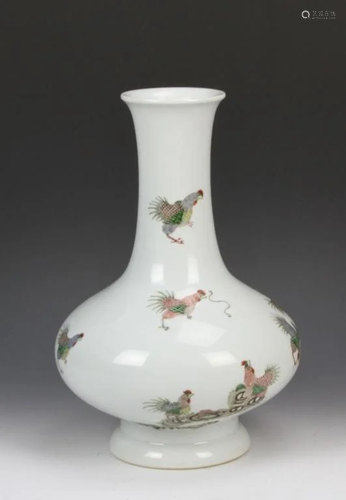 19th C.Chinese Famille Rose Porcelain Vase