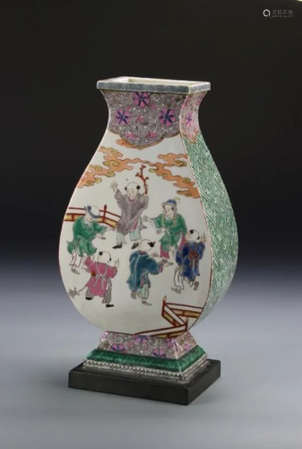 19th Century Famille Rose vase