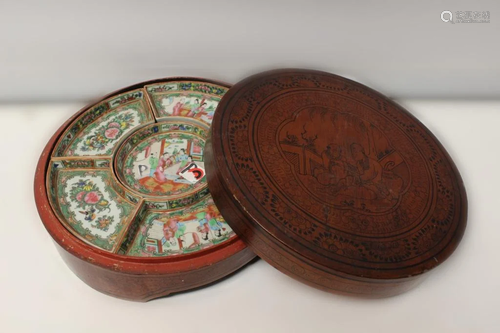 Set of Chinese Rose Medallion Plates Original Box