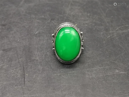 Chinese Ring w Green Stone