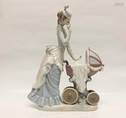 LLadro Porcelain Lady w Baby