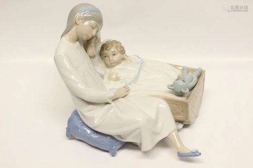 LLadro Porcelain Girl w Baby