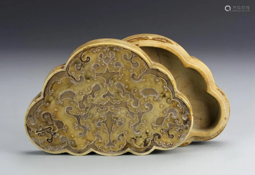 18th C., Shoushan Stone Ink Box with Cover