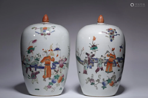 Pair of Late Qing Chinese Famille Rose Lid Jar