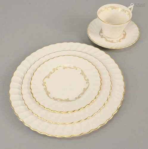 Syracuse sixty-eight piece china set 