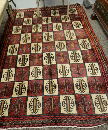 Oriental throw rug. 4' 10