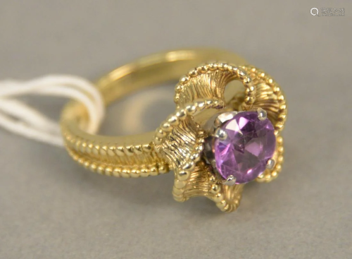18K gold ring set with round amethyst, size 7. 11.1