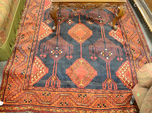 Oriental scatter rug. 5'x10'7