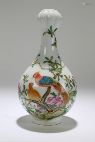 A Chinese Nature-sceen Estate Garlic-head Porcelain