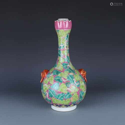 A Chinese Famille Rose Porcelain Vase.