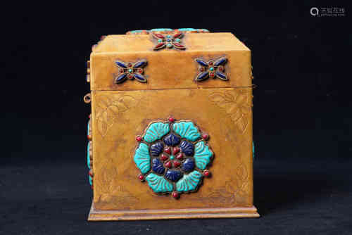 A Chinese Gilt Bronze Box.