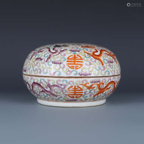 A Chinese Famille Rose Porcelain Covered Box.