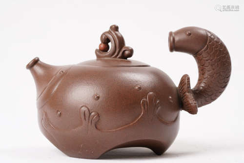 A Chinese Yixing Teapot.