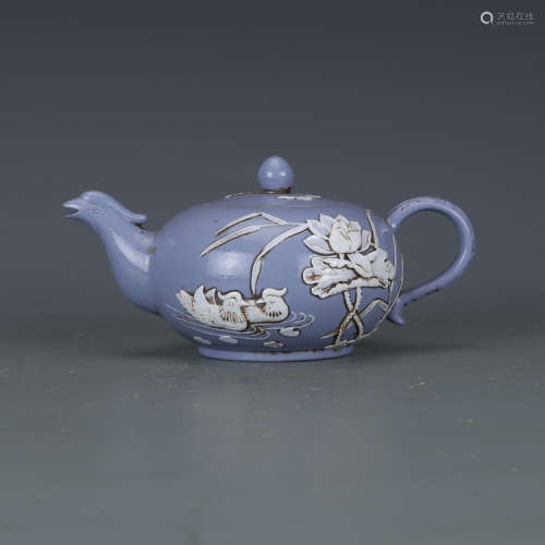 A Chinese Porcelain Teapot.