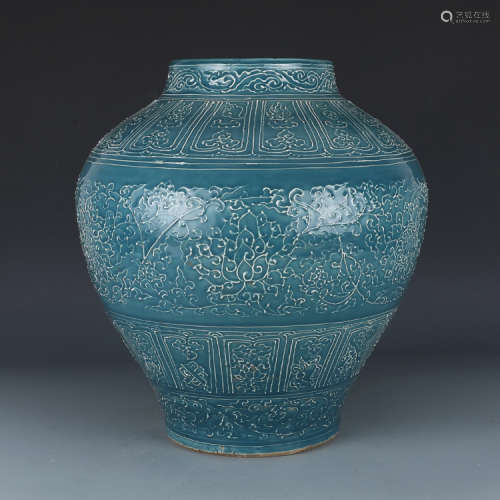 A Chinese Enamel on Pottery Jar.