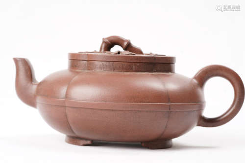 A Chinese Yixing Teapot.