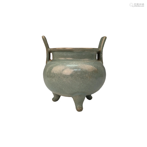 Chinese Longquan Kiln Tripod Censer