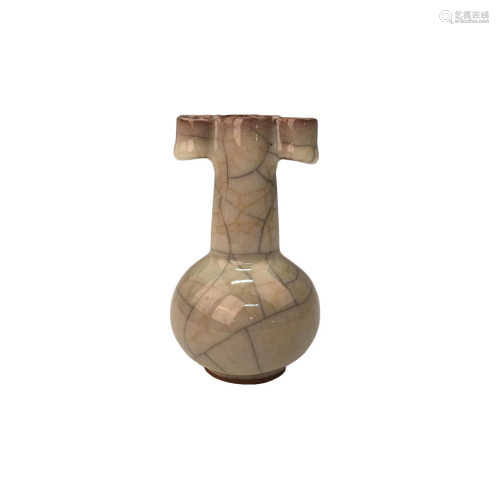 Chinese Guan-Type Bottle Vase