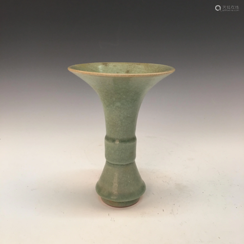 Chinese Longquan Kiln Vase