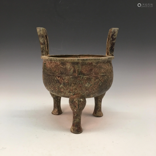 Chinese Bronze Tripod Vessel