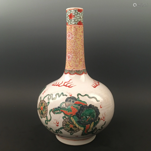 Chinese Wucai Lion Vase with Guangxu Mark