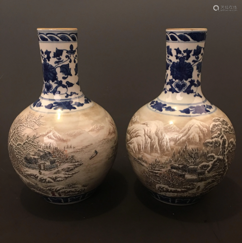 Chinese pair of blue and white Tianqiu Vase Qianl…