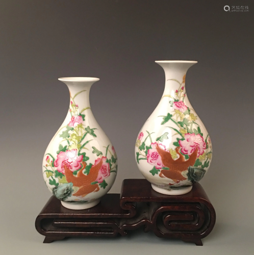 Chinese Pair of Famille Rose Bird Vase YongZheng Mark