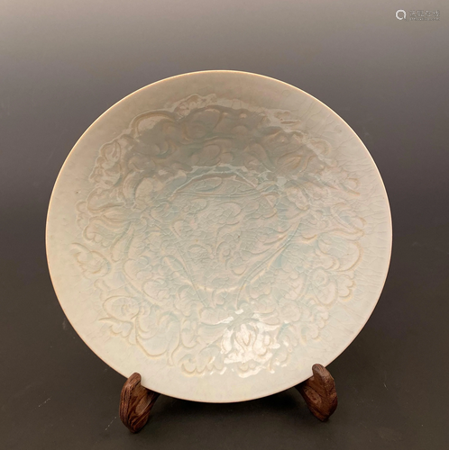 Chinese Hutian Kiln 'Flower' Engraved Plate