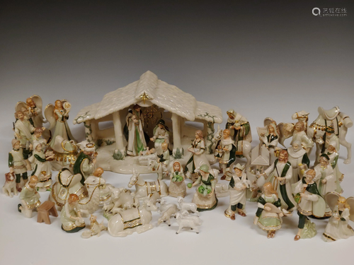 (21) Porcelain Hawthorne Village Irish Nativity