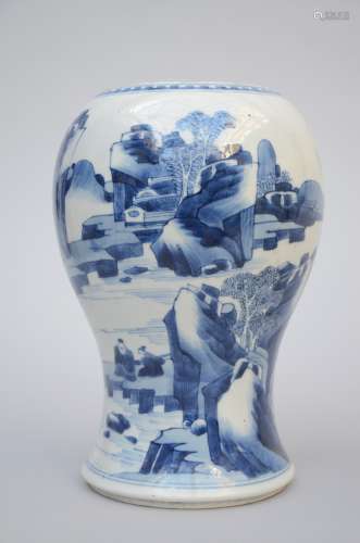 A yenyen vase in Chinese blue and white porcelain 'landscape', Kangxi period (*) (27cm)