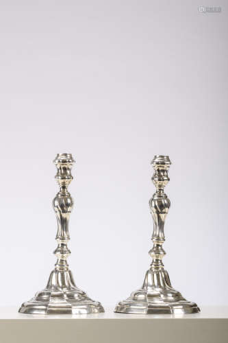 Two silver candlesticks with the crest of the Saint George guild by Duprez, Ghent 1787 (26cm)