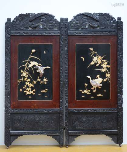 A Japanese screen with lacquer panels 'decor of ducks' (*) (160x180cm)
