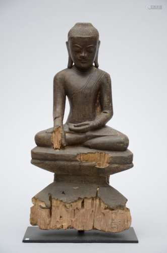 A Burmese Buddha with lacquer decoration (*) (50cm)